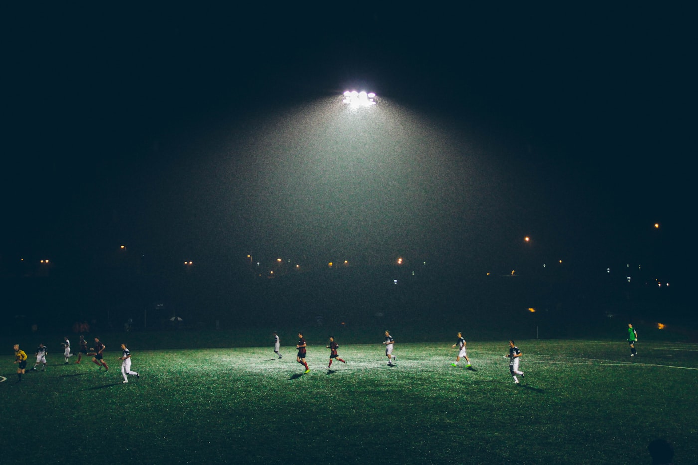 Estadio con luz dorada
